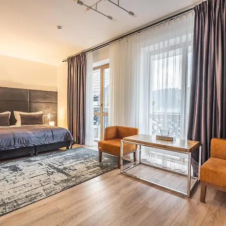 Fomich 山林小屋 *