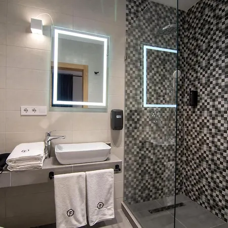 Fomich 山林小屋 布克维